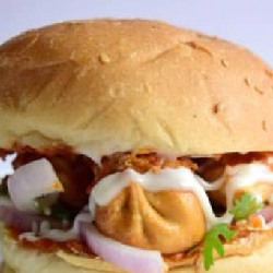 CHICKEN MOMO BURGER