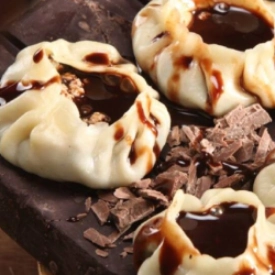 CHOCOLATE MOMO