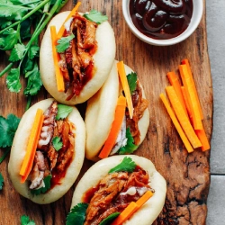 SRIRACHA MUSHROOM BAO